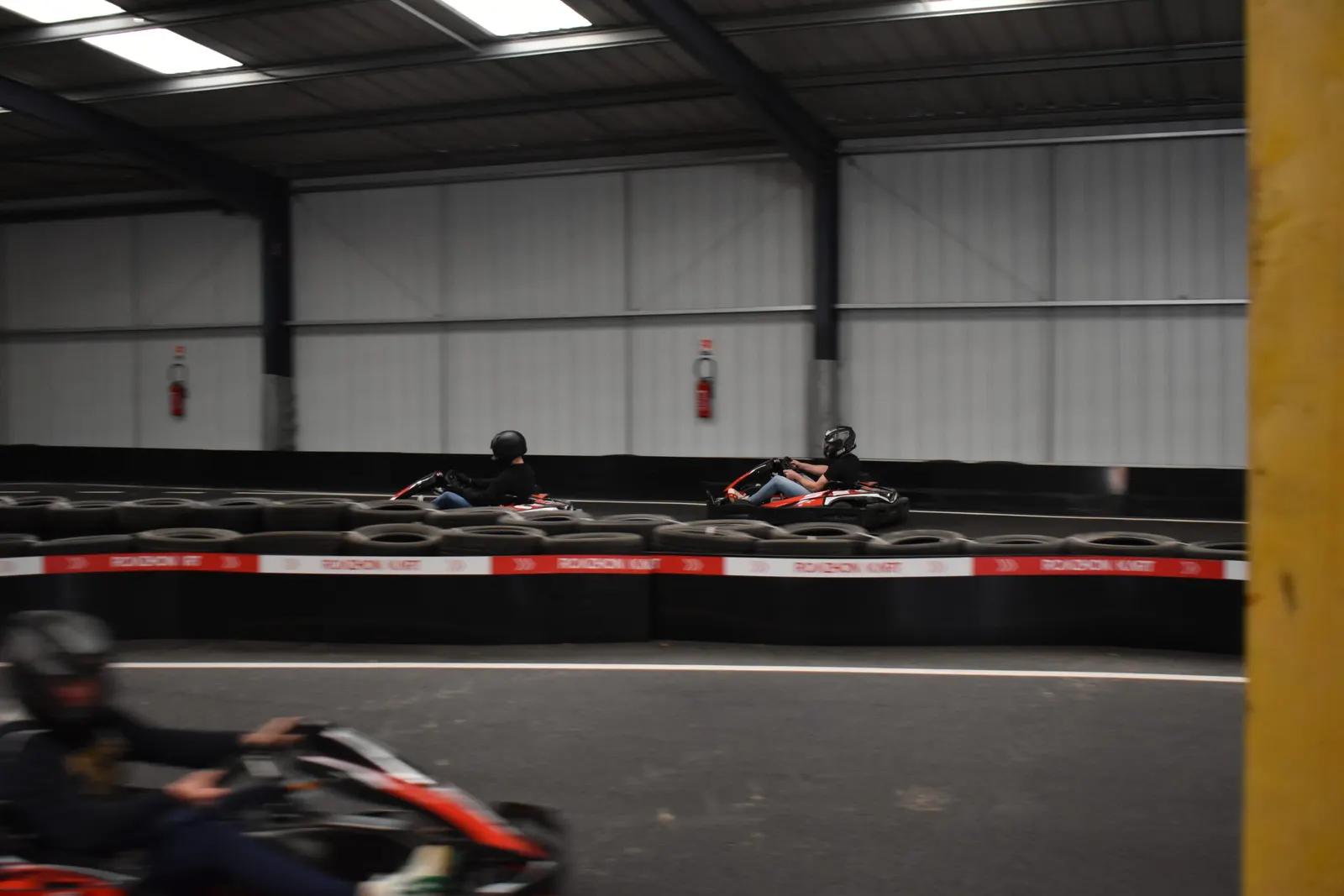 La piste indoor du Roazhon Kart